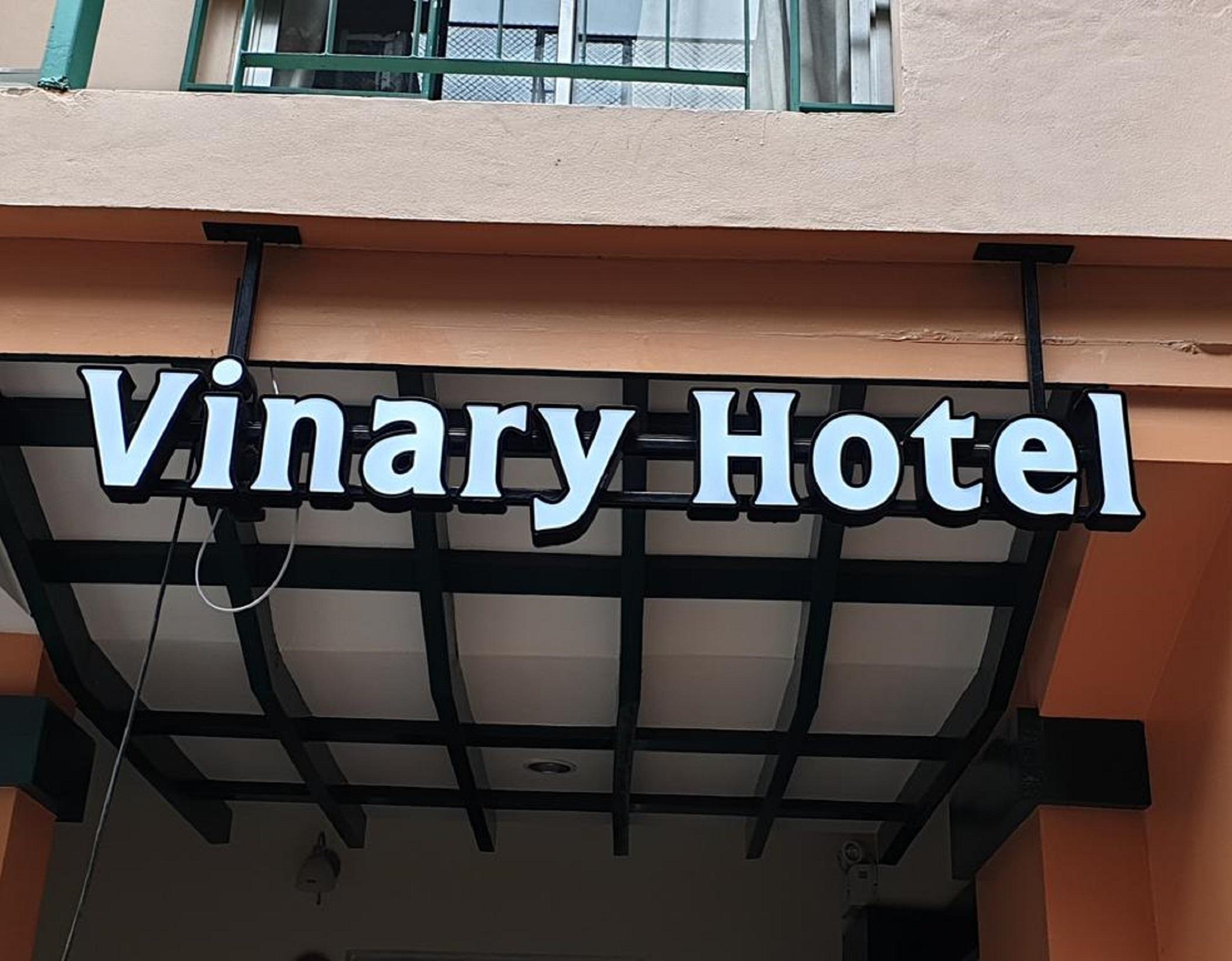 Vinary Hotel Sukhumvit Bangkok Buitenkant foto